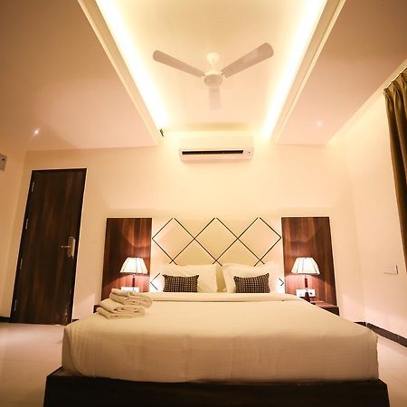 Meghdoot Hotel & Resort Ujjain Exterior foto