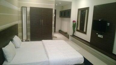 Meghdoot Hotel & Resort Ujjain Quarto foto