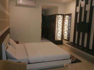 Meghdoot Hotel & Resort Ujjain Quarto foto