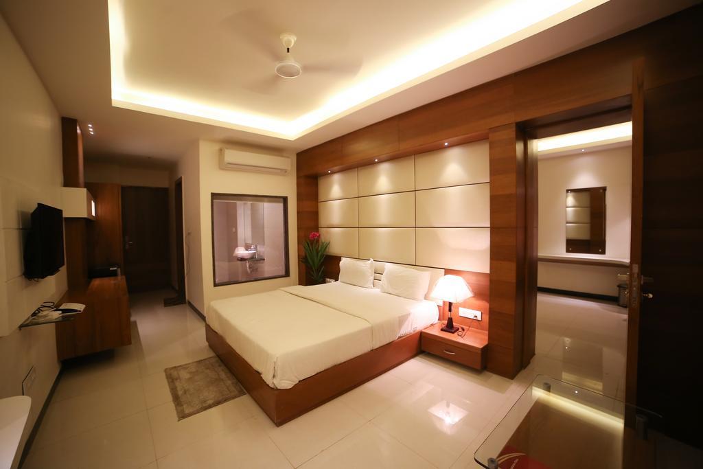 Meghdoot Hotel & Resort Ujjain Exterior foto
